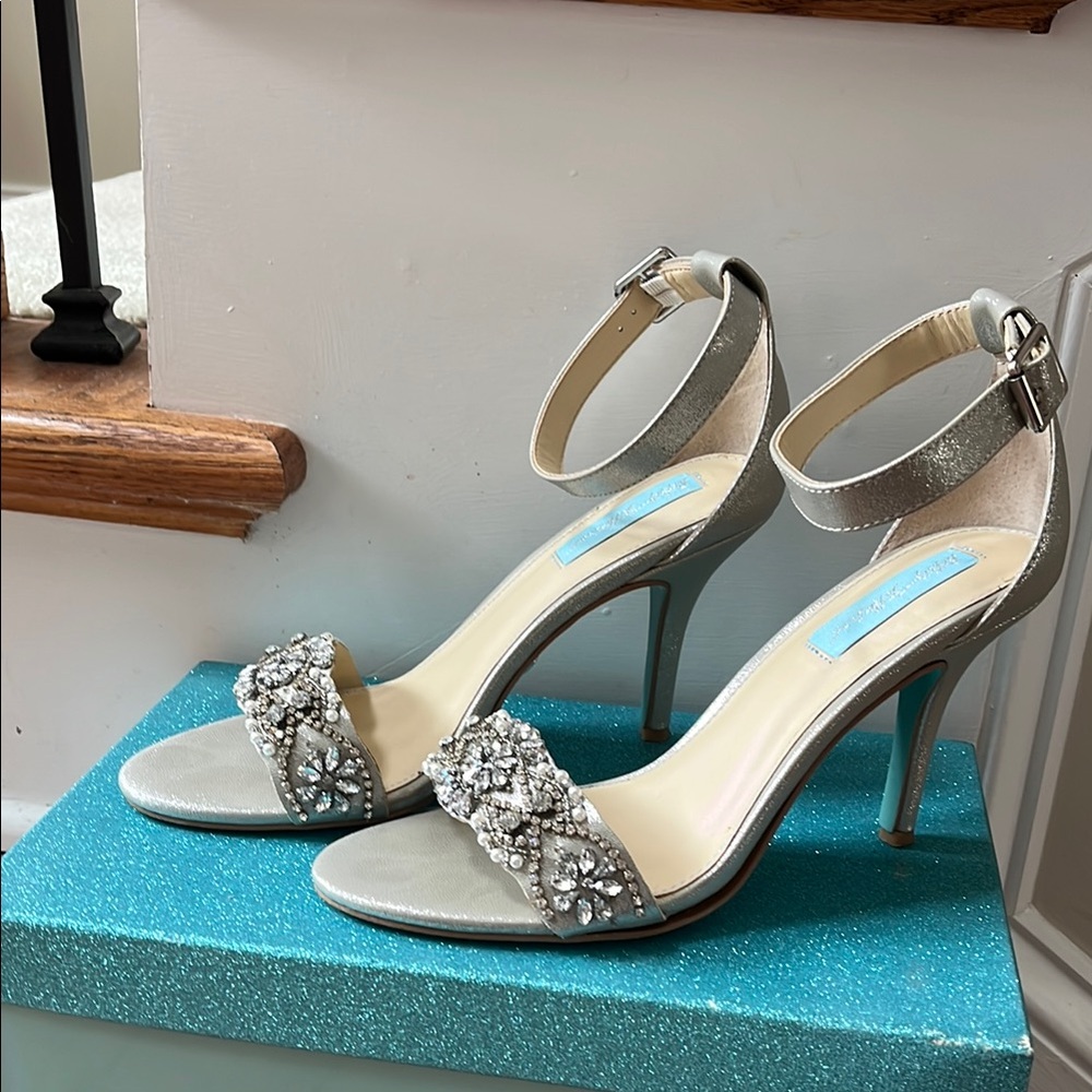 Betsey Johnson Silver Heels with Crystal Embellishments - Picture 3 of 11
